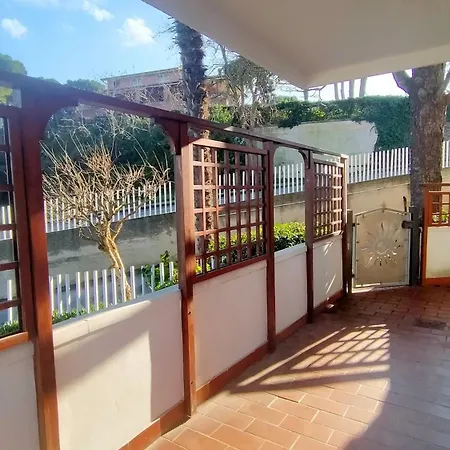 Σπίτι διακοπών Trilocale Con Giardino E Posto Auto- Cod 504